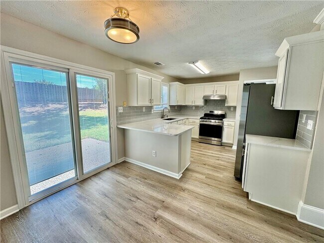 Building Photo - 3205 Northcliff Dr