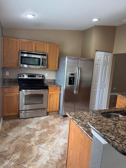 Building Photo - 2082 SW Newport Cir