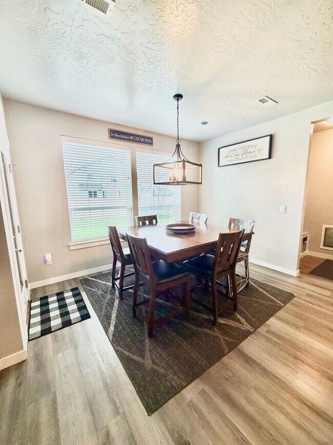 Building Photo - Stunning Nampa Home with RV Parking!
