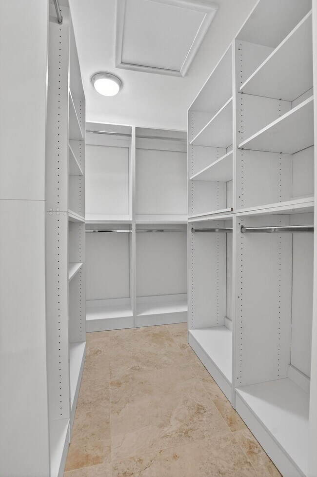 Building Photo - 21476 Juego Cir