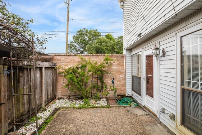 Building Photo - 5100 Allendale Rd