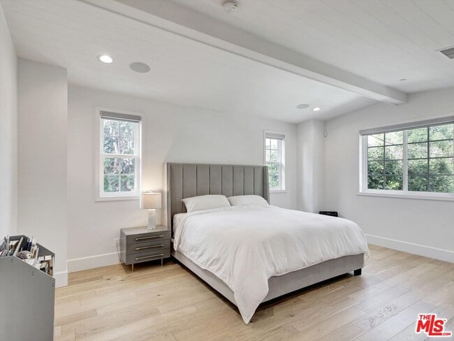 Building Photo - 10593 Kinnard Ave