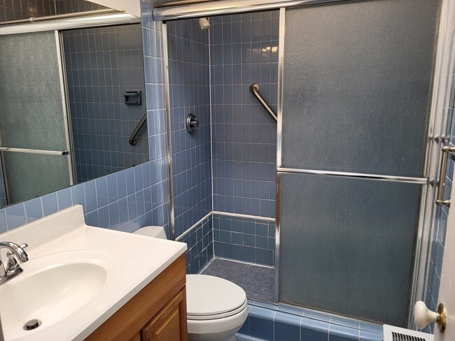 Building Photo - 125 Perkins St