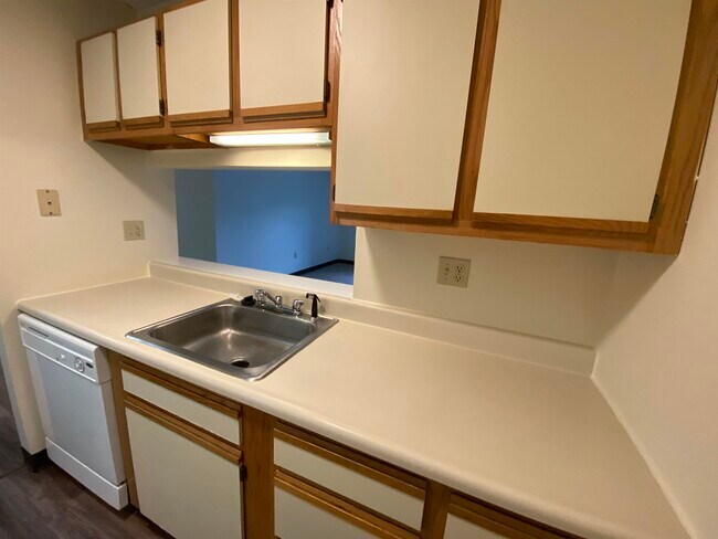 Building Photo - 121 Eastern Ave