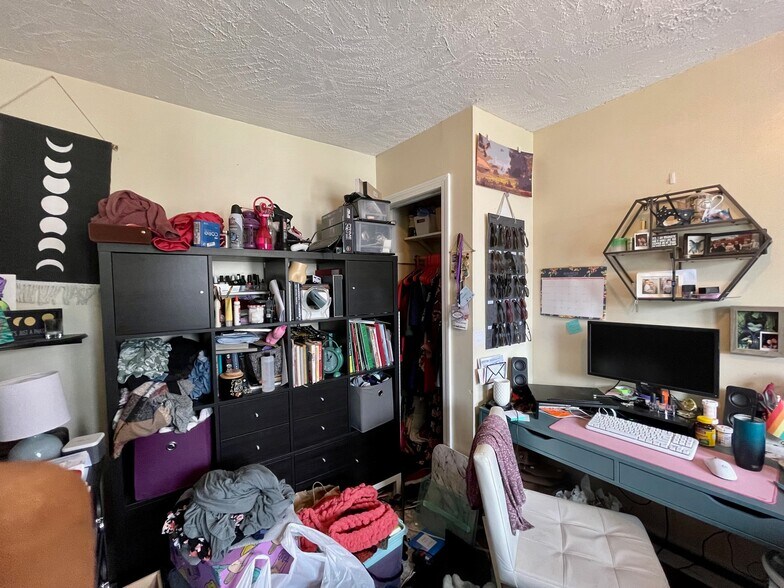 Building Photo - 62 Brock St