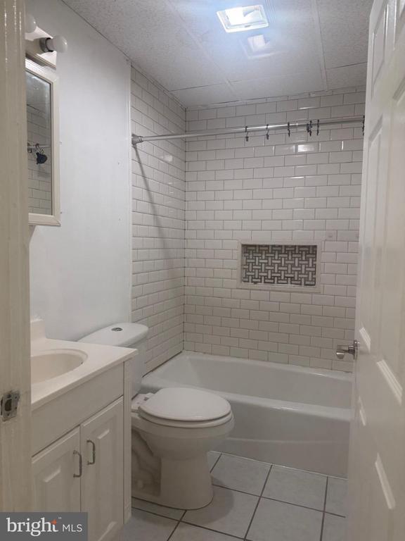 Building Photo - 75 Melrose Ave