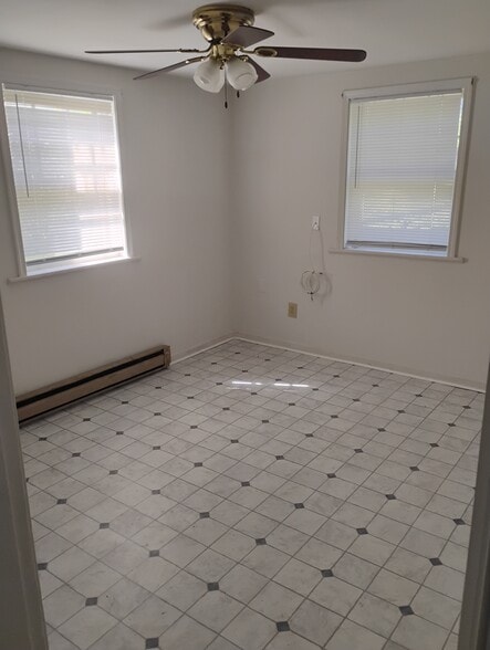 Building Photo - 701 Orchard St