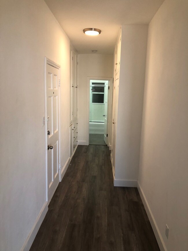 Hallway - 1352 S Burnside Ave