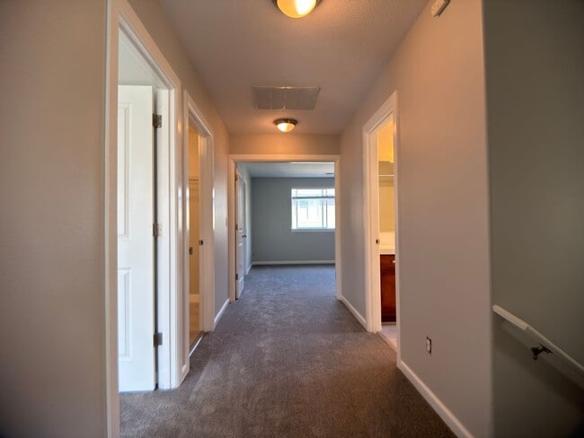 Building Photo - 3608 NE 42nd St