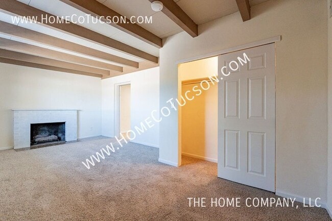 Building Photo - 3949 E 2nd St