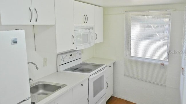 Building Photo - 141 Sunnytown Rd