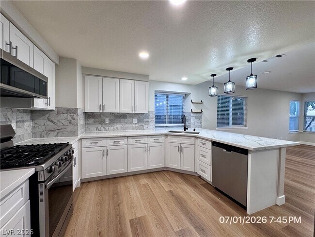 Building Photo - 8405 Shady Shores Cir