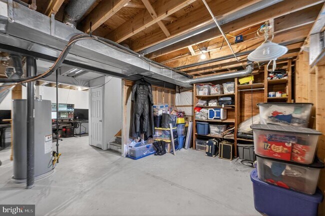 Building Photo - 33 Lindley Dr