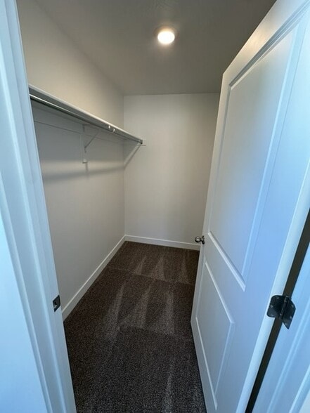 Building Photo - 604 S Rockwell Ln