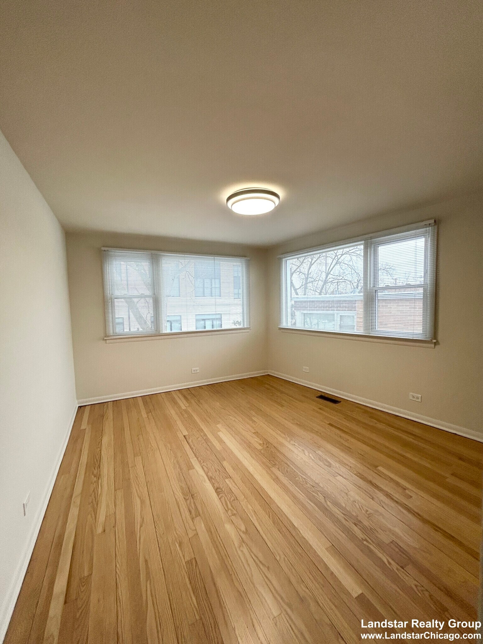 Building Photo - 1990 Sheridan Rd