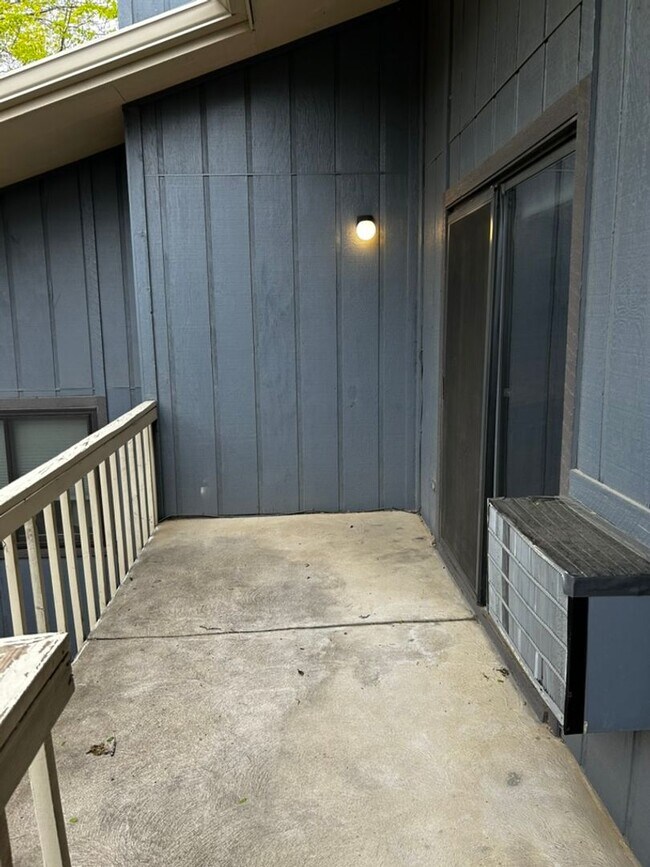 Building Photo - North Boulder Top Floor Condo