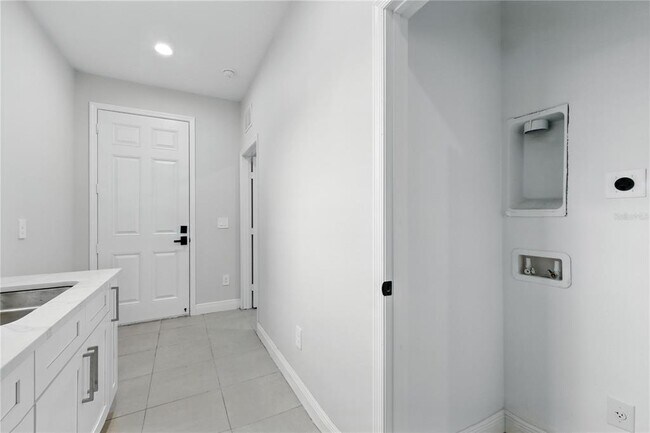 Building Photo - 8714 N Highland Ave