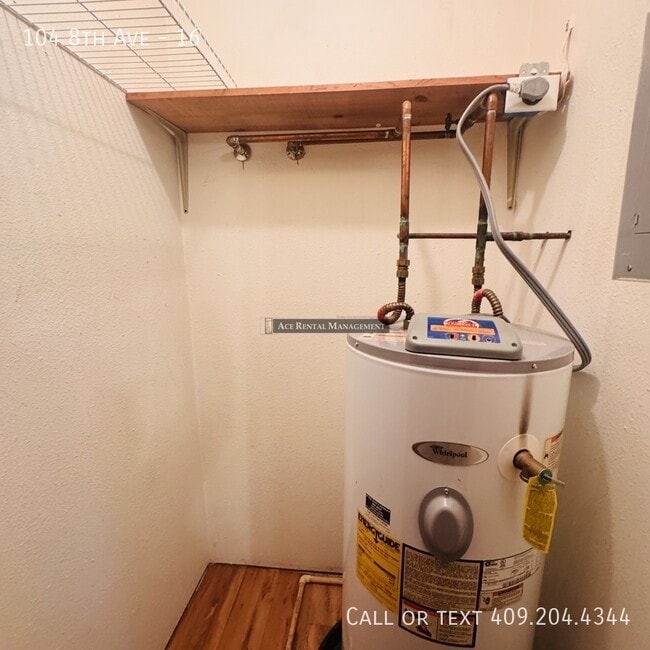 Building Photo - 104 8th Ave