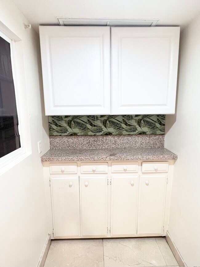 Building Photo - 22924 De Kalb Dr