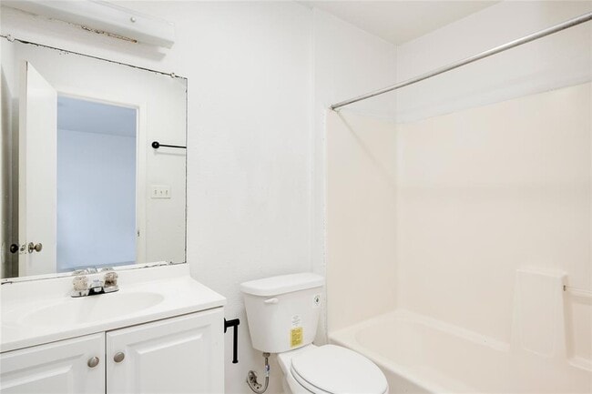 Building Photo - 5208 Bogey Ct