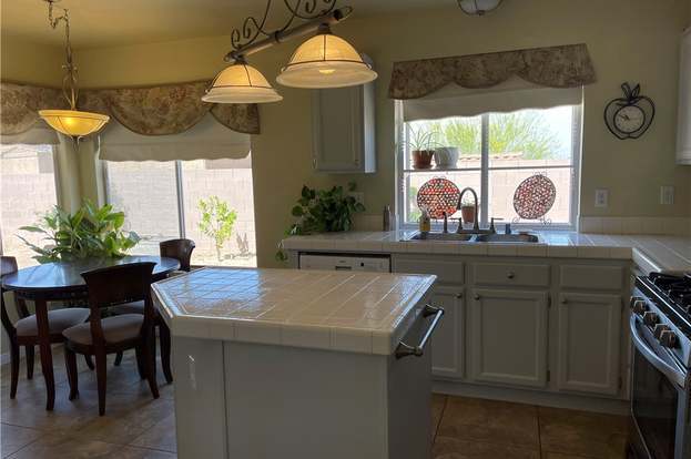 Building Photo - 415 Opal Dr