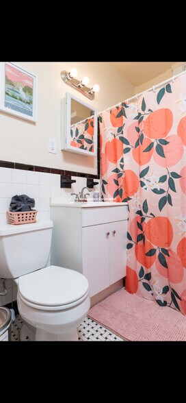 Building Photo - 208 Winthrop Rd