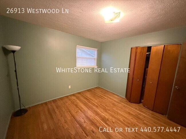 Building Photo - 26913 Westwood Ln