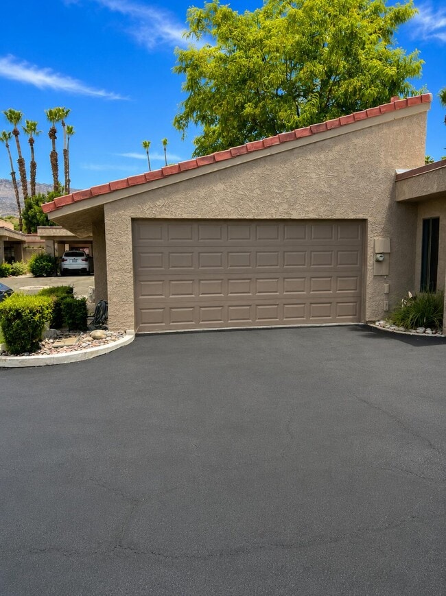 Building Photo - 48973 Canyon Crest Ln