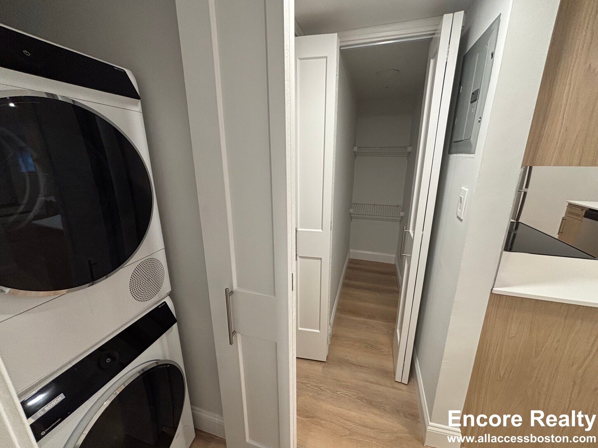 Building Photo - 529 Beacon St