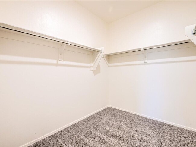 Building Photo - 11328 S Weismann Dr