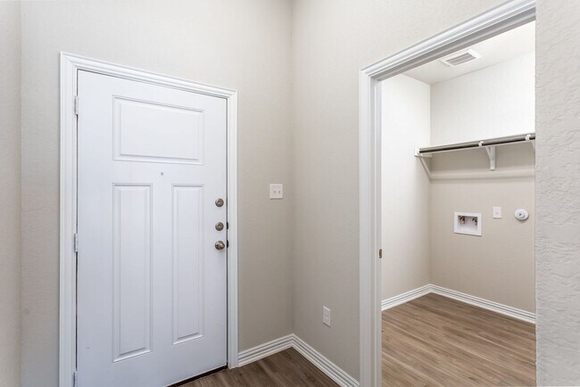 Building Photo - Luxury Duplex Near Randolph and Ft. Sam