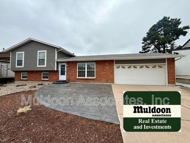 Building Photo - 2930 Cortina Dr