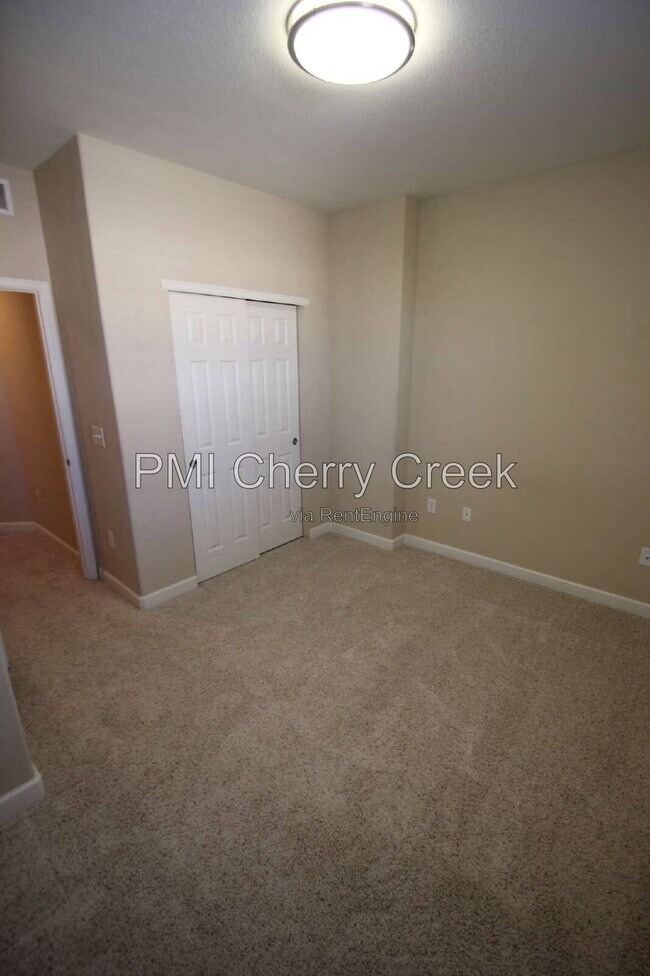 Building Photo - 6385 S Xanadu Way