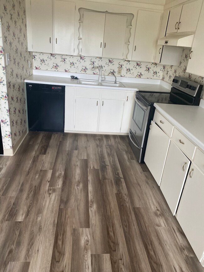 Building Photo - 2775 B Rd