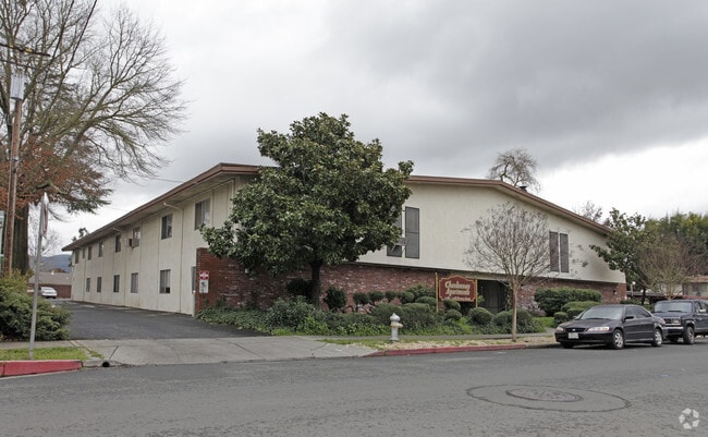 Primary Photo - Chardonnay Apartments