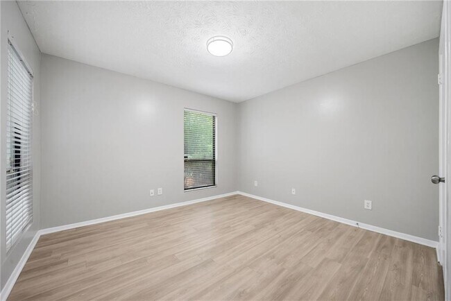 Building Photo - 113 Tuxworth Cir