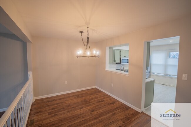 Building Photo - 21 Robin Ridge Ct