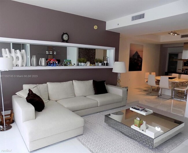 Building Photo - 2 br, 2.5 bath Condo - 18201 Collins Ave A...