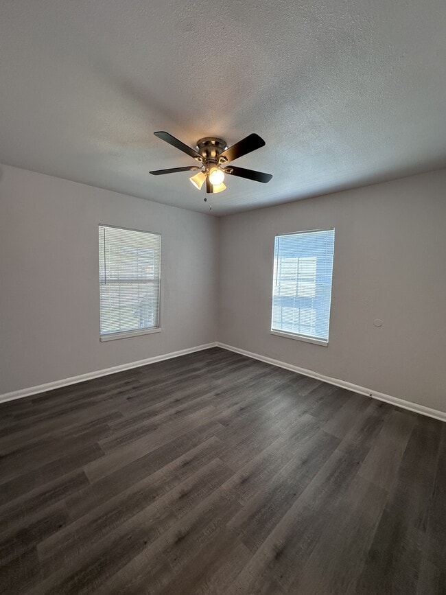 Building Photo - 4225 Harry St