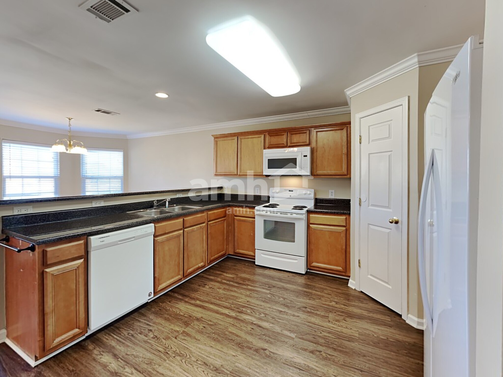 Building Photo - 1308 Chapman Ct