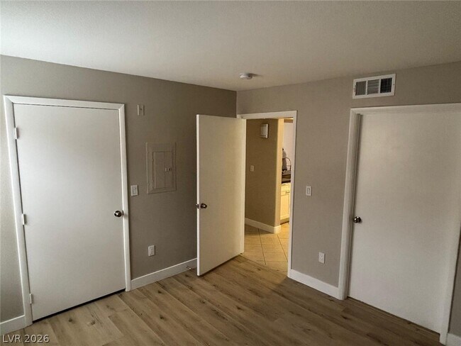 Building Photo - 2300 E Silverado Ranch Blvd