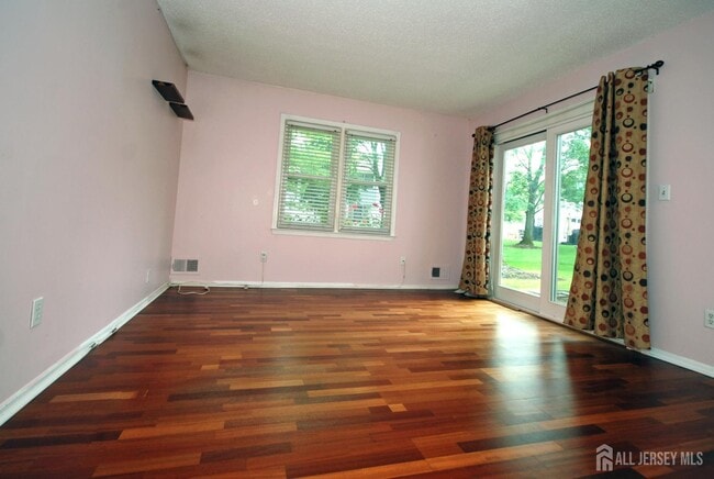 Building Photo - 9 Sandpiper Dr