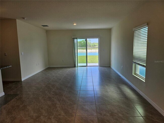 Building Photo - 35711 Sunflower Hl Dr