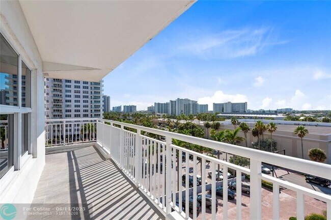 Building Photo - 3850 Galt Ocean Dr