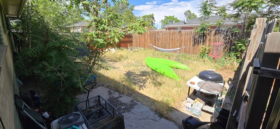 Private Back Yard 1 - 4590 W Dakota Ave
