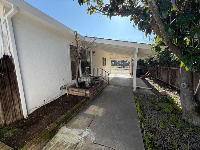 Building Photo - 3 bedroom | 3 bathroom | Single family home in Arden Park with ADU