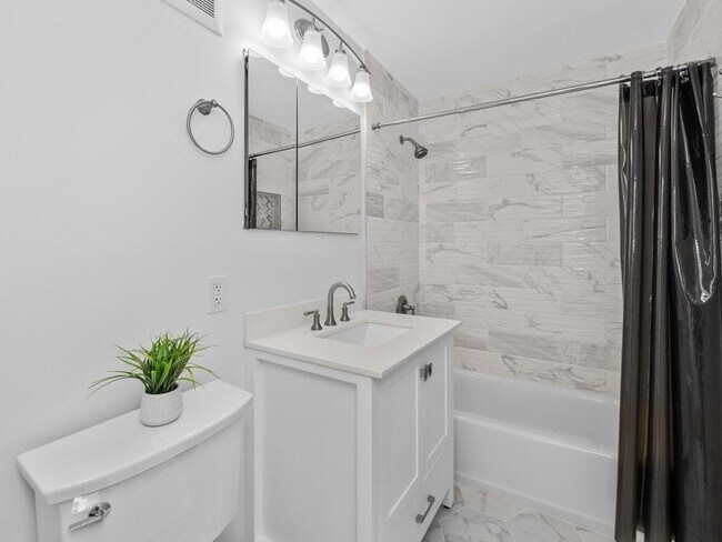 Building Photo - 131 Sewall Ave