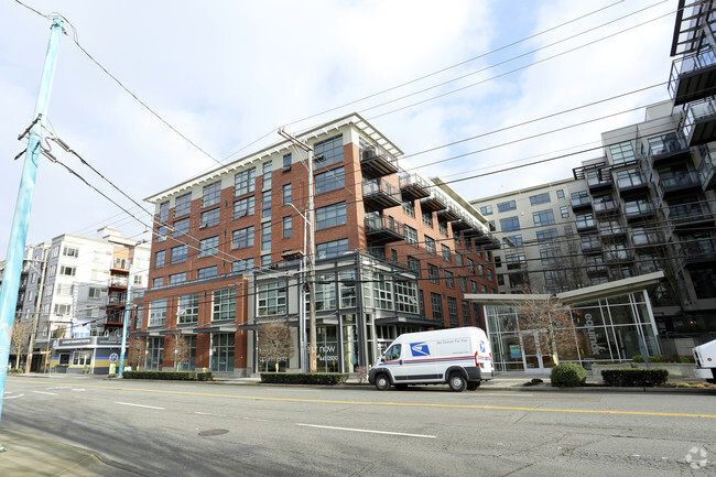 Building Photo - Equinox Apartments