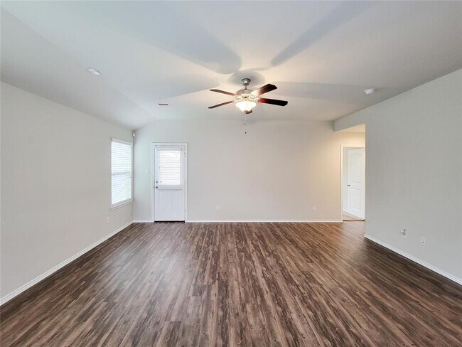 Building Photo - 6011 Diantha St