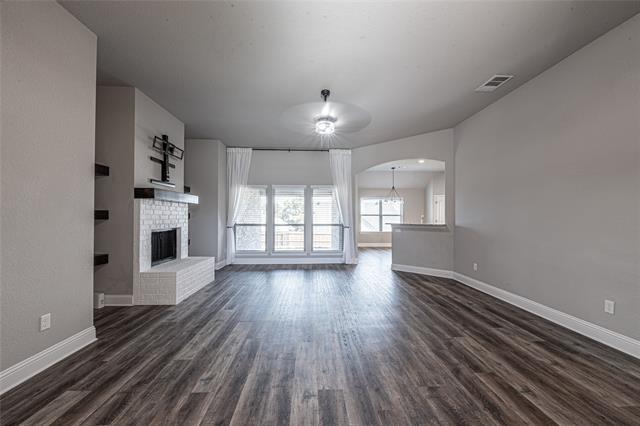 Building Photo - 325 Paloma St